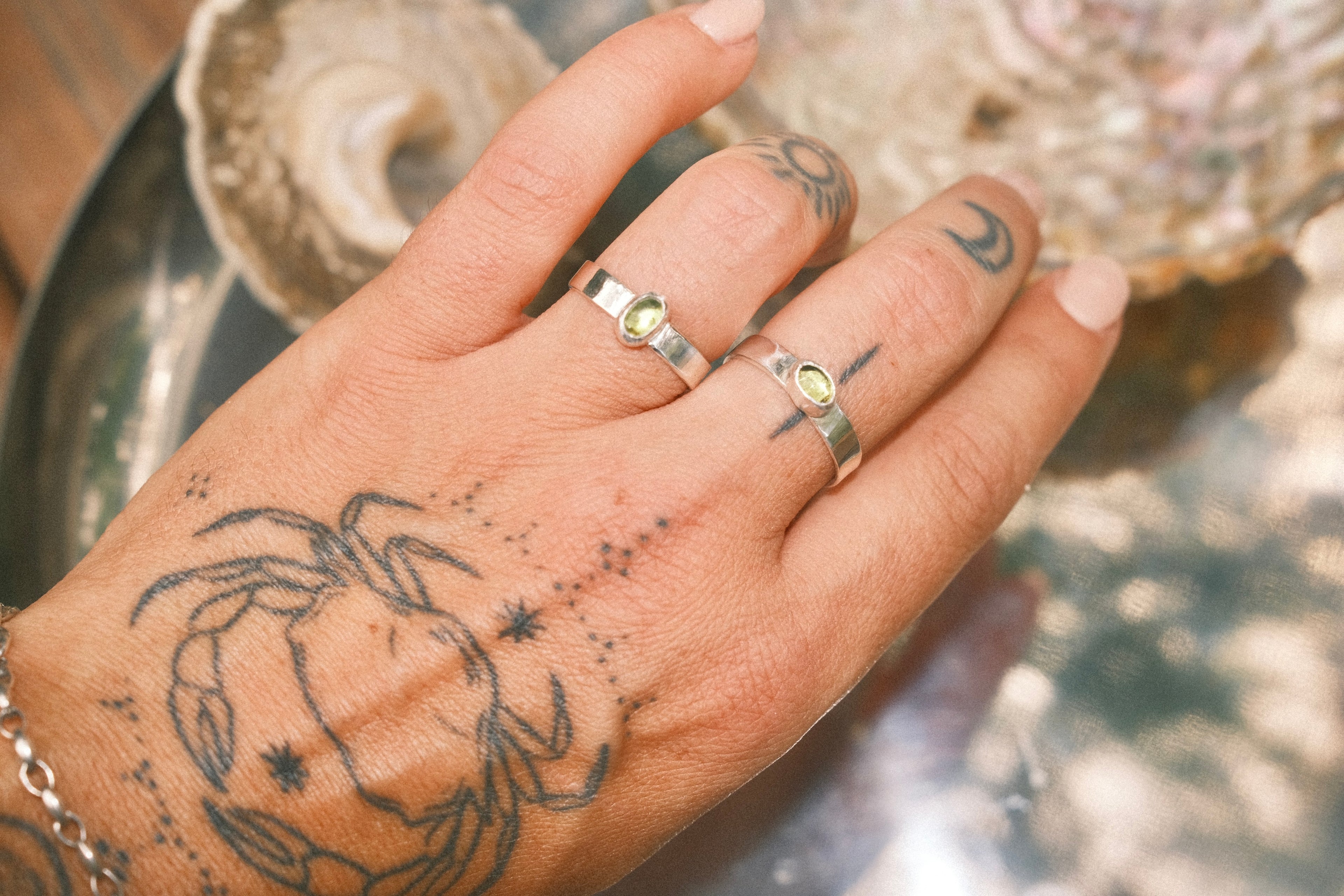 Simple Vertical Peridot Ring (Size 7)